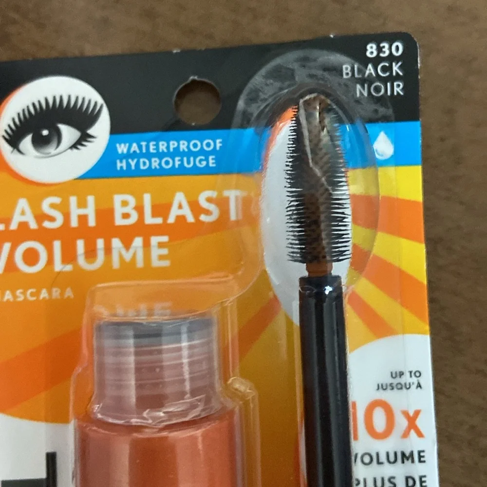 Covergirl Set of 2 Mascara Lash Blast Volume Black 830 Waterproof New
